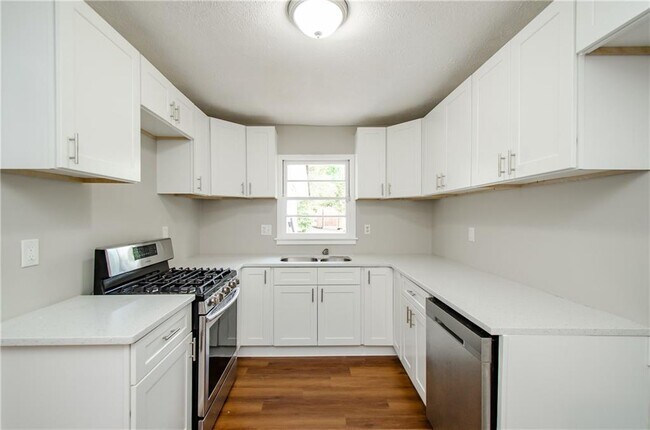 Building Photo - 123 Arnold Pl