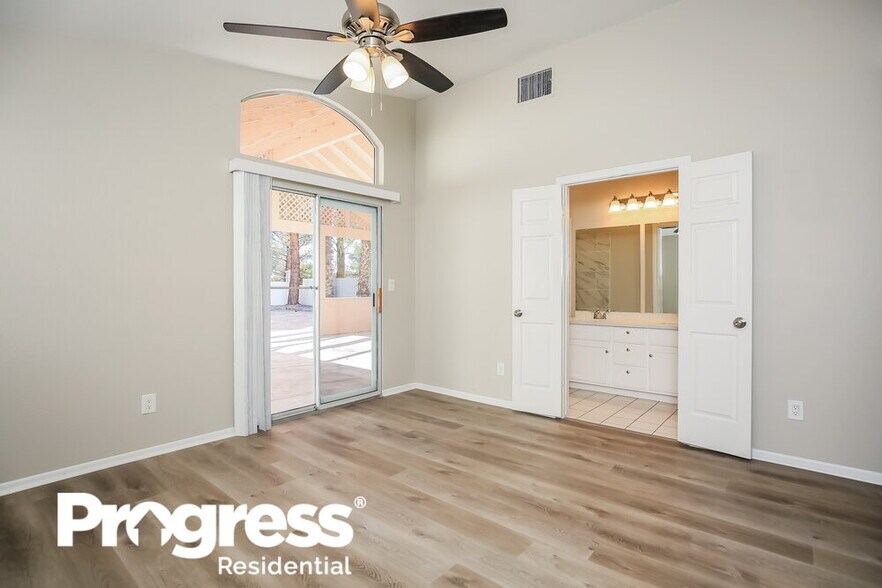 Building Photo - 3020 Forest Lake St