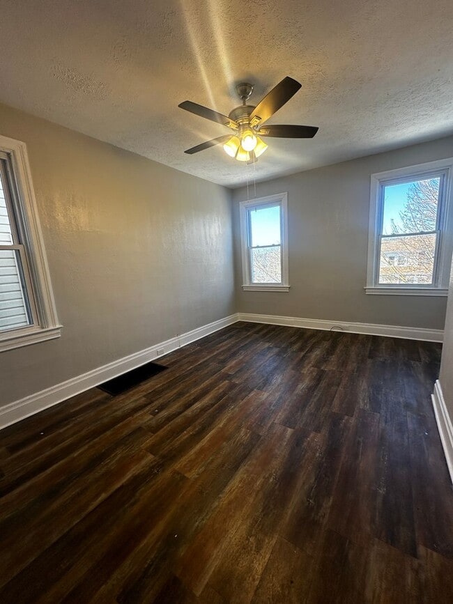 Building Photo - 1408 Methyl St