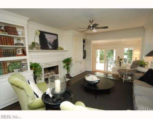 Building Photo - 925 Windsor Rd