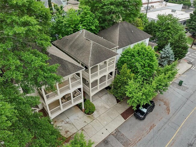 Building Photo - 737 St Charles Ave NE