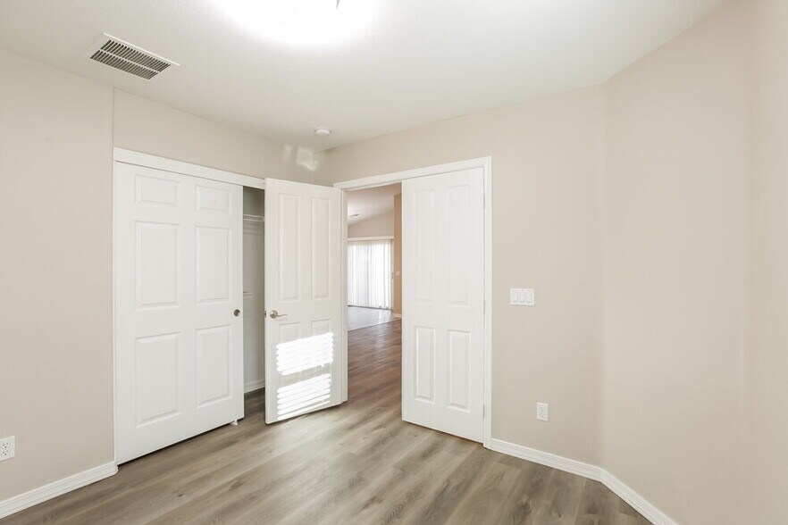 Building Photo - 7374 W Magdalena Ln
