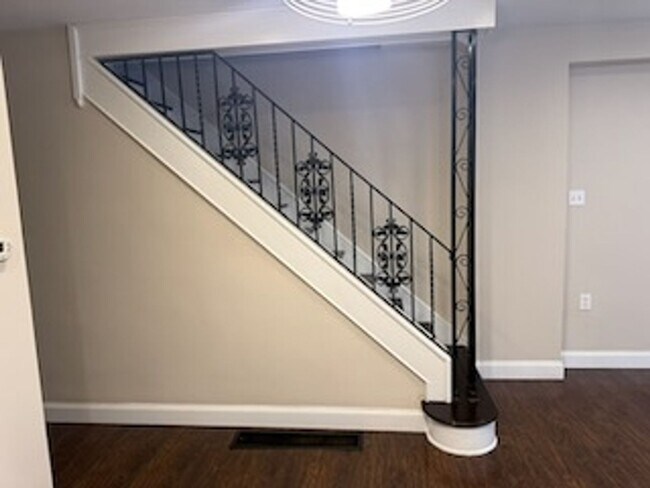 Building Photo - Great updated 3 Bedroom Row home in Manayunk for rent $2,200/month