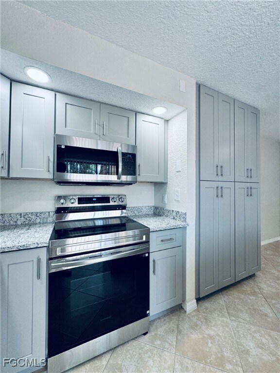 Building Photo - 5205 Cedarbend Dr