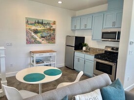 Cheery Kitchen - 1119 Channing Way