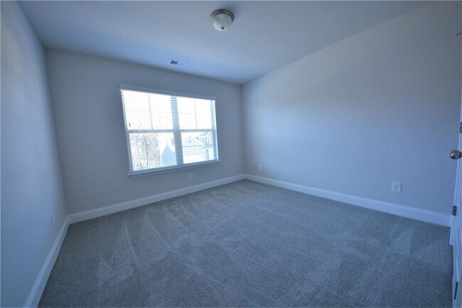 Building Photo - 246 Hellen Vly Dr
