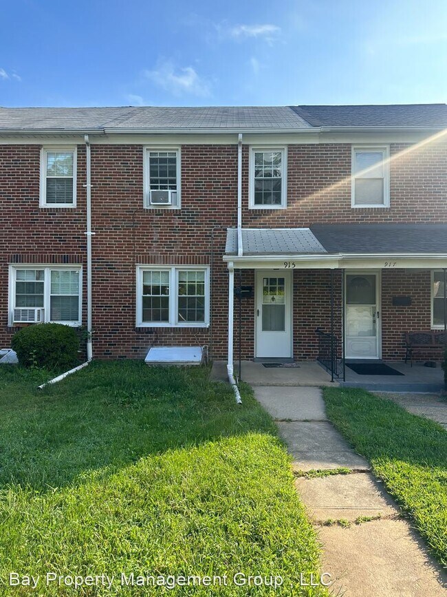 2 br, 1 bath House 915 Maiden Choice Ln 915 Maiden Choice Ln