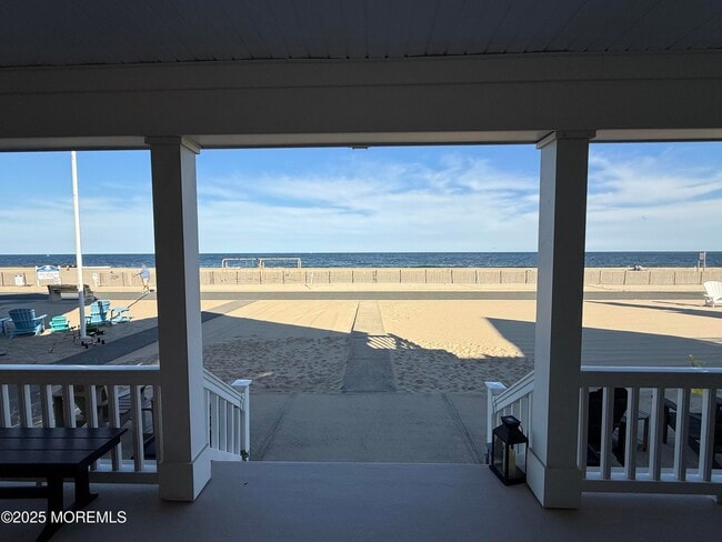 Primary Photo - 275 Beach Front
