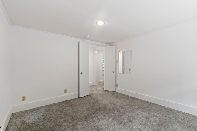 Building Photo - AVAILABLE NOW! Don't miss this amazing 3-bedroom with a RIVERFRONT view in Brackenridge!