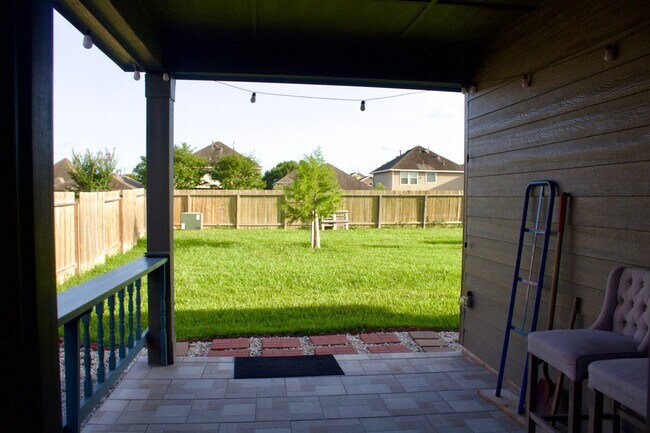 Building Photo - 10710 Spring Brook Pass Dr