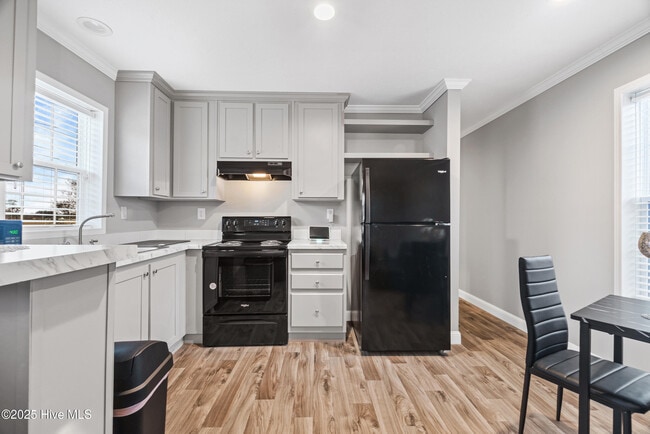 Building Photo - 2446 Peartree Rd