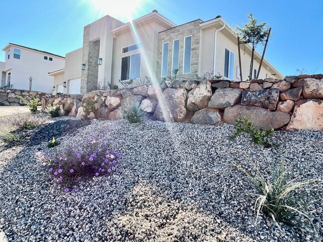 Building Photo - Four-Bedroom Home Near Shooting Star Park in Washington Fields