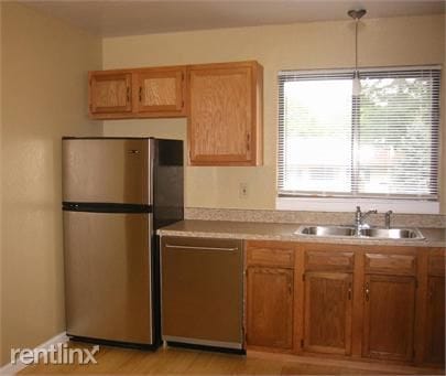 Building Photo - 818 Carrier Creek Blvd NE