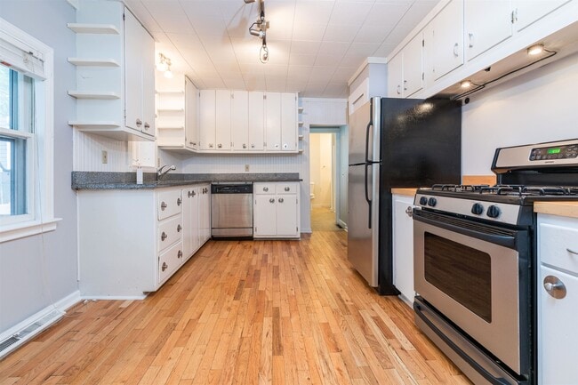 Building Photo - 21 Folsom St