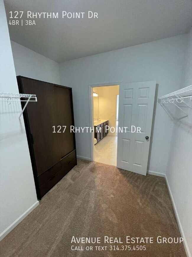 Building Photo - 127 Rhythm Point Dr