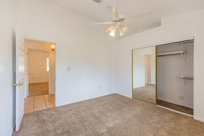 Building Photo - 3 Bedroom 2 Bath Home