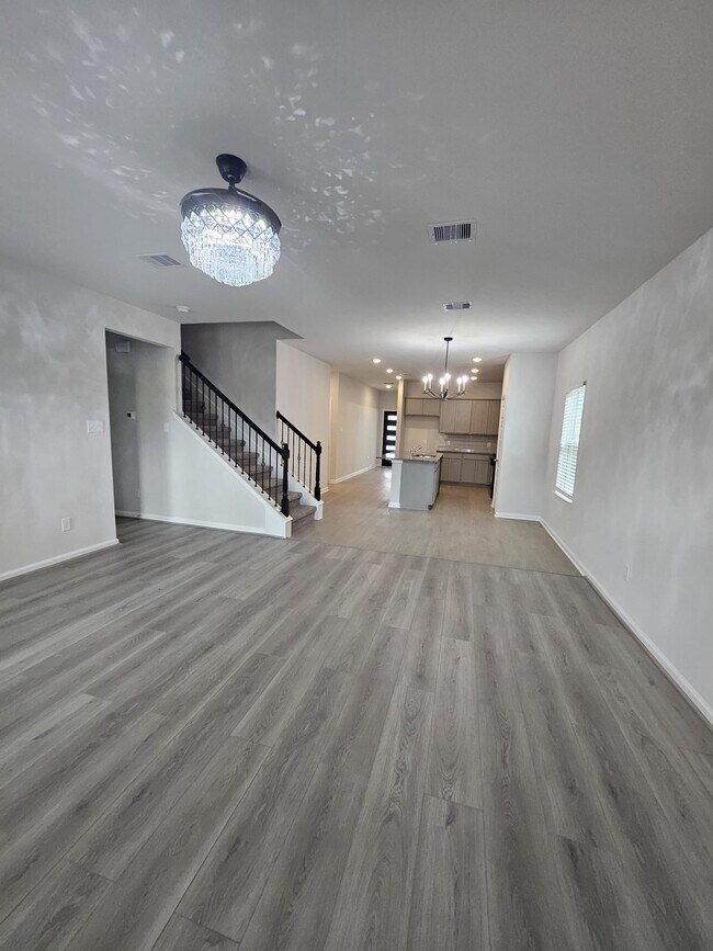 Building Photo - 2727 Crest Creek Ln