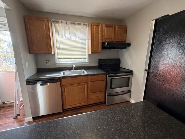 Building Photo - 63 Hiltbrand-Unit 4-3