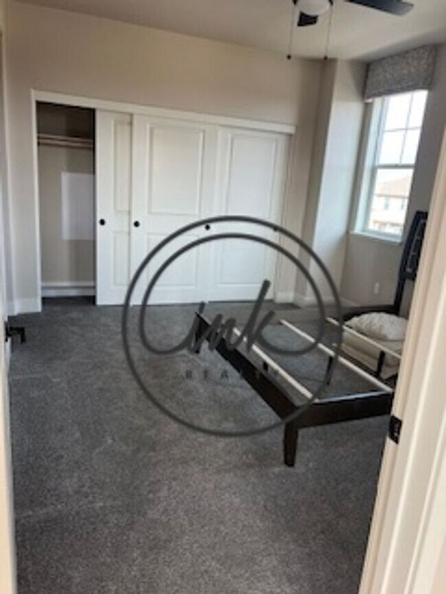 Building Photo - New Townhouses in Gardnerville
