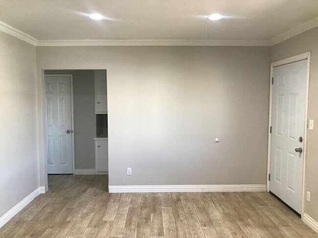 Building Photo - RUNNYMEDE