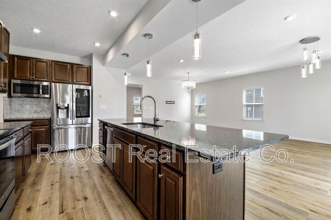 Building Photo - 380 Crownover Way