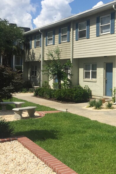 front yard and common area - 16 Reid St