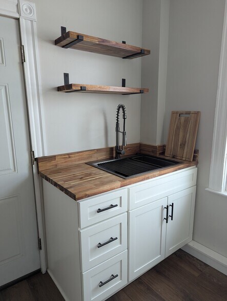 Building Photo - 57 Clemence St