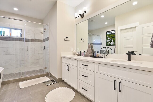 Building Photo - 712 Pinemont Cyn Ln