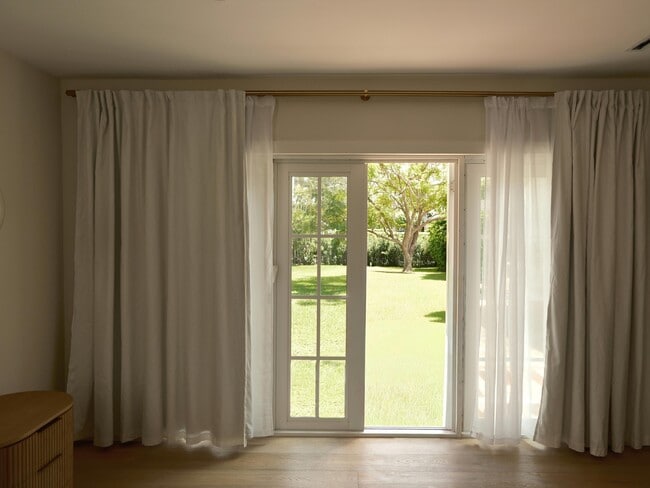 Building Photo - 1017 Tamarind Rd