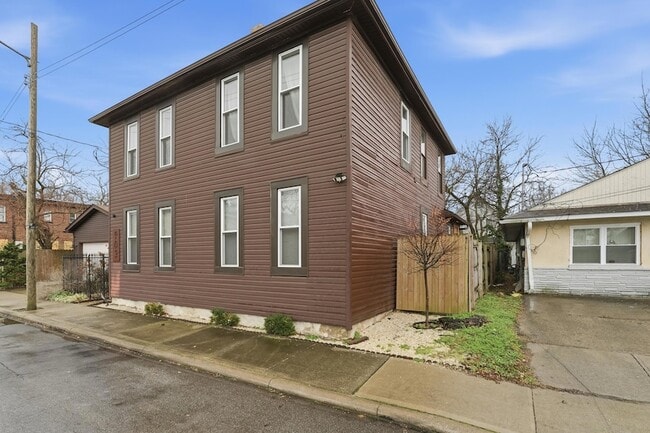 Building Photo - 905 McAllister Ave