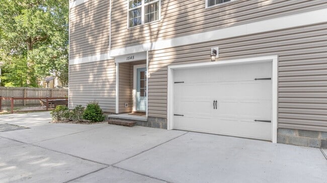 Building Photo - A First-Time Rental Available 09-15-25! 3 ...