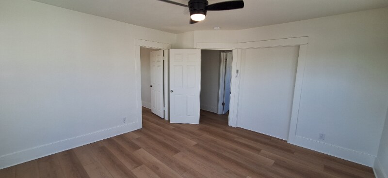 Building Photo - 507 W 59th Pl