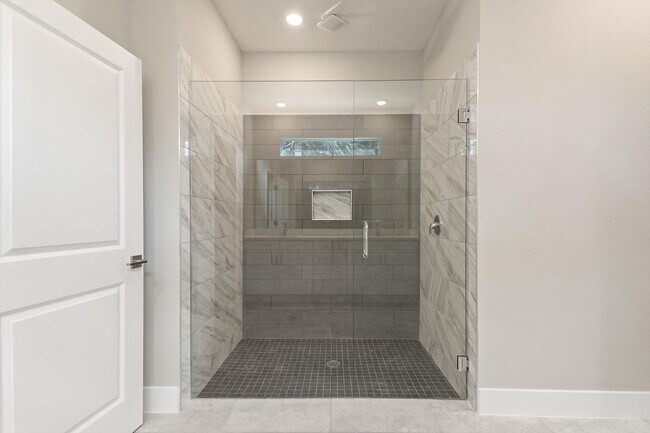 Building Photo - Deposit-Free! Get $1,000 OFF your first mo...