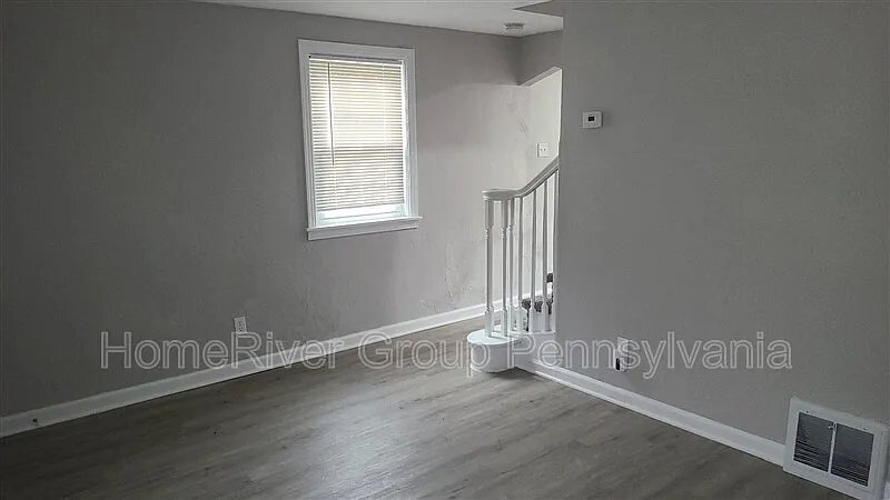 Building Photo - 1255 Shadycrest Dr