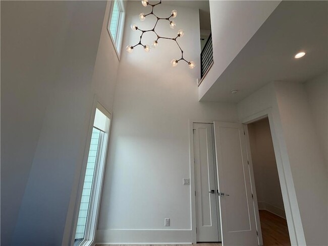 Building Photo - 2385 Nesbitt Dr NE