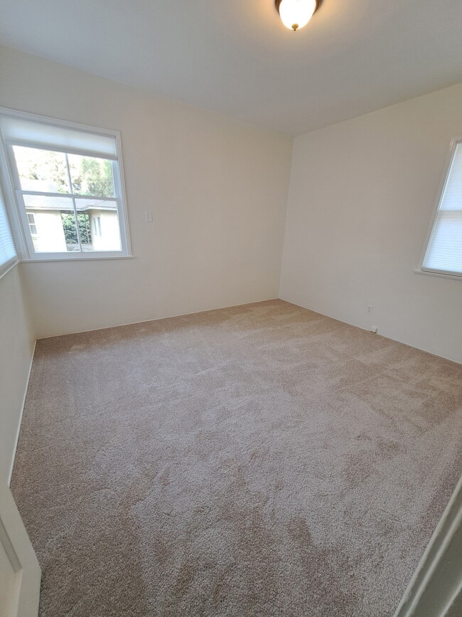 Bedroom 2 - 4574 Viro Rd
