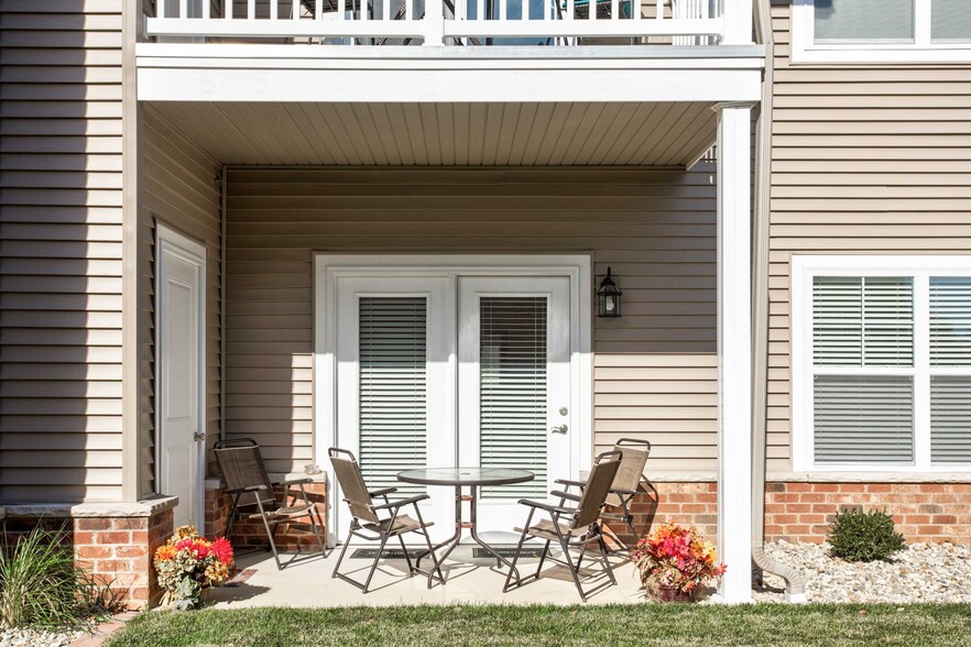 Apartment Patio - 2633 Columbia Lakes Dr