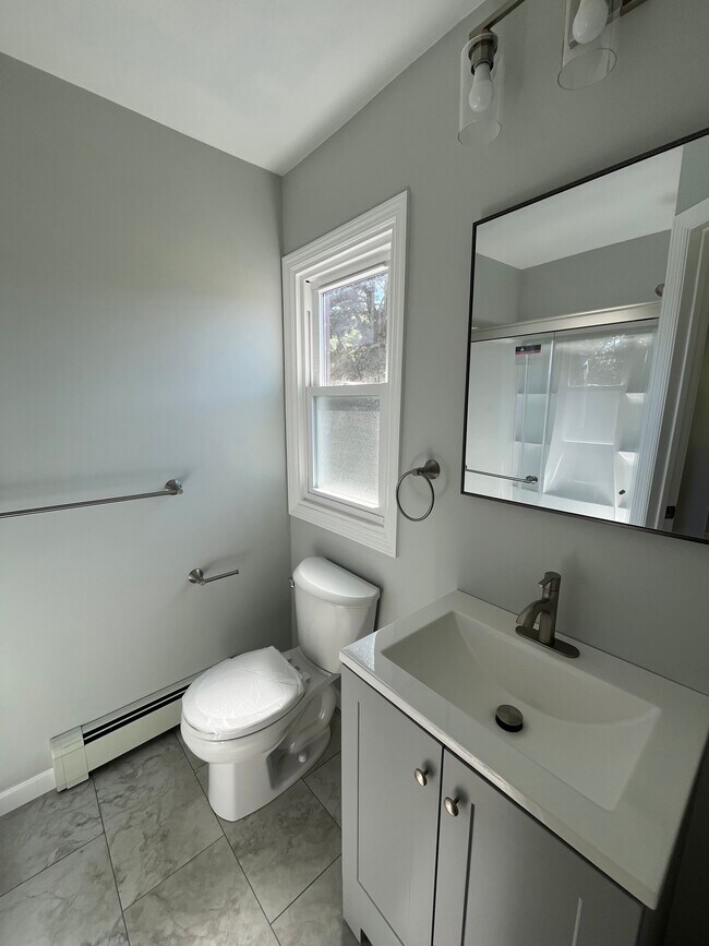 Building Photo - 30 Cross St E