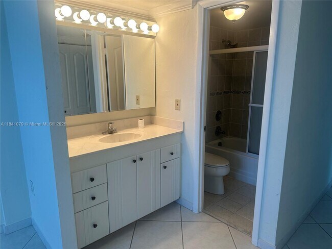 Building Photo - 9273 Collins Ave