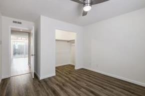 Building Photo - 6910 Hart Ln
