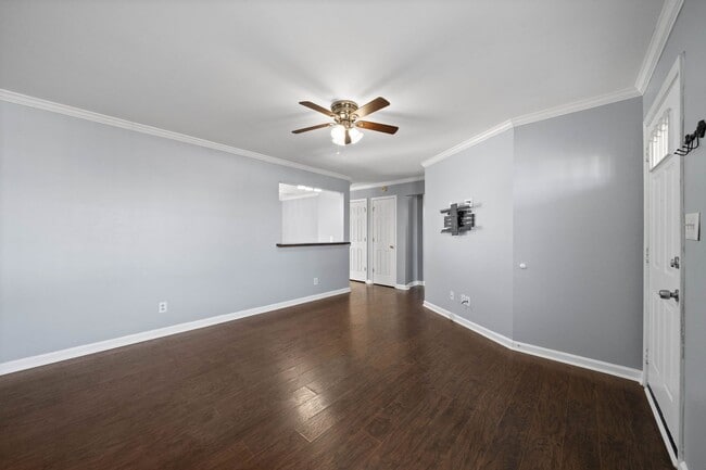 Building Photo - Cute home move in ready in the heart of Oak Grove- close to Fort Campbell and Shopping!