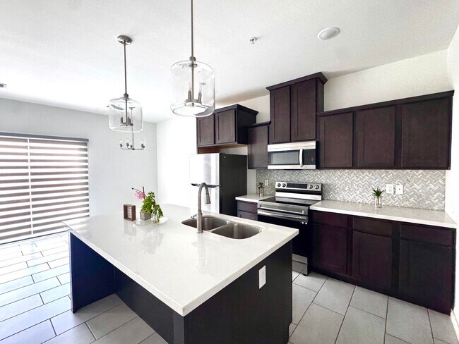 Building Photo - 9915 Borna Dr