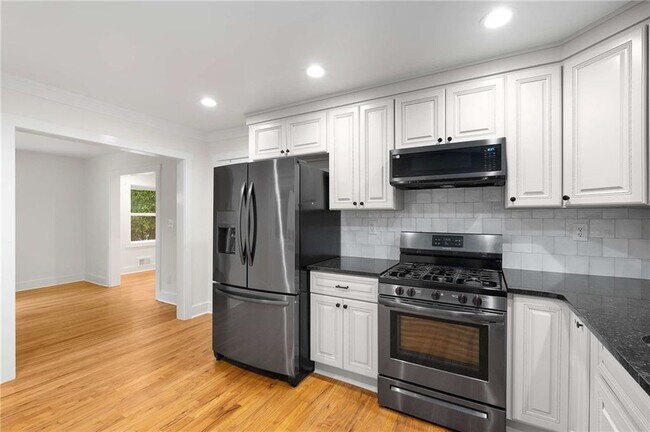 Building Photo - 1857 Boulderview Dr SE