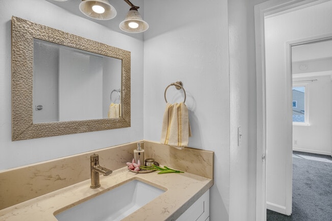 Building Photo - 4252 Comet Cir