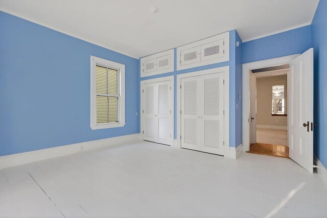 Building Photo - Beautiful First-Floor Condo in Portland’s West End