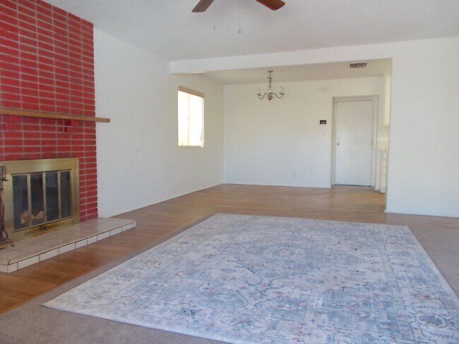 Building Photo - 4-Bedroom Home with Spacious Backyard