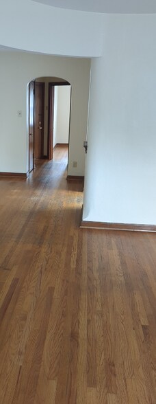 Building Photo - 6259 Eichelberger St