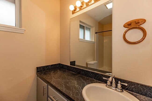 Building Photo - **MOVE IN SPECIAL!** Pet Friendly Charming 3 Bedroom Home with large office!