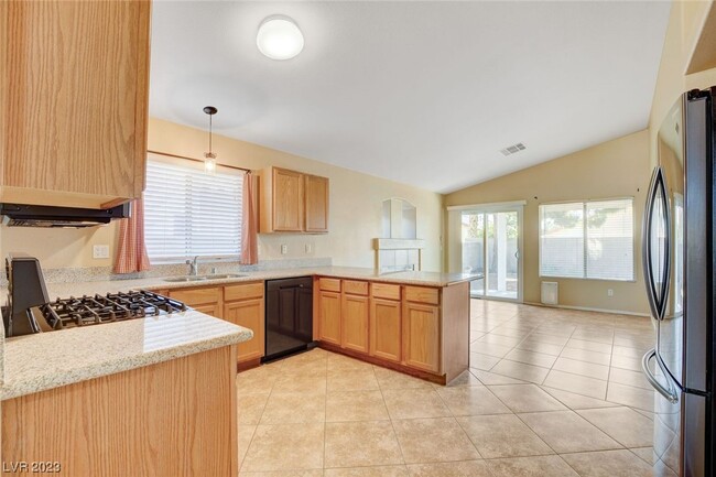 Building Photo - 7865 Blue Charm Ave
