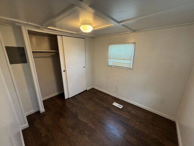 Building Photo - 1303 N College Ave